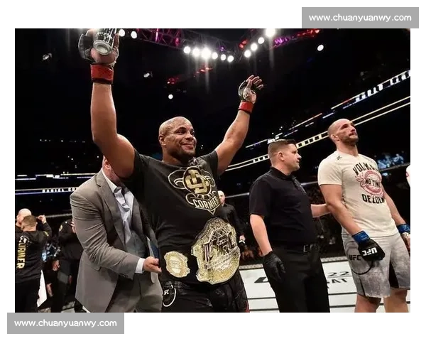 骨头与科米尔的宿敌对决如何重塑轻重量级历史格局与荣耀之争巅峰篇