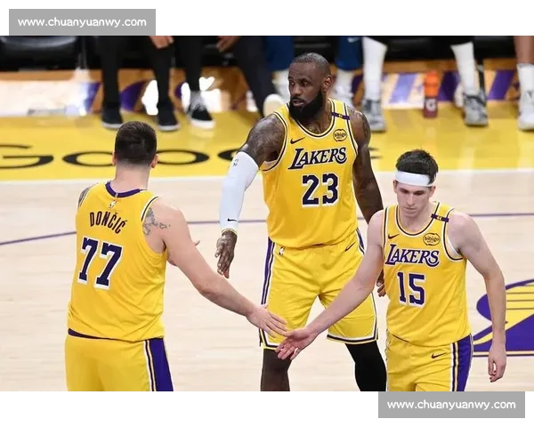 湖人雷霆正面对决青春风暴挑战冠军底蕴谁主沉浮西部焦点大战今夜引爆赛场
